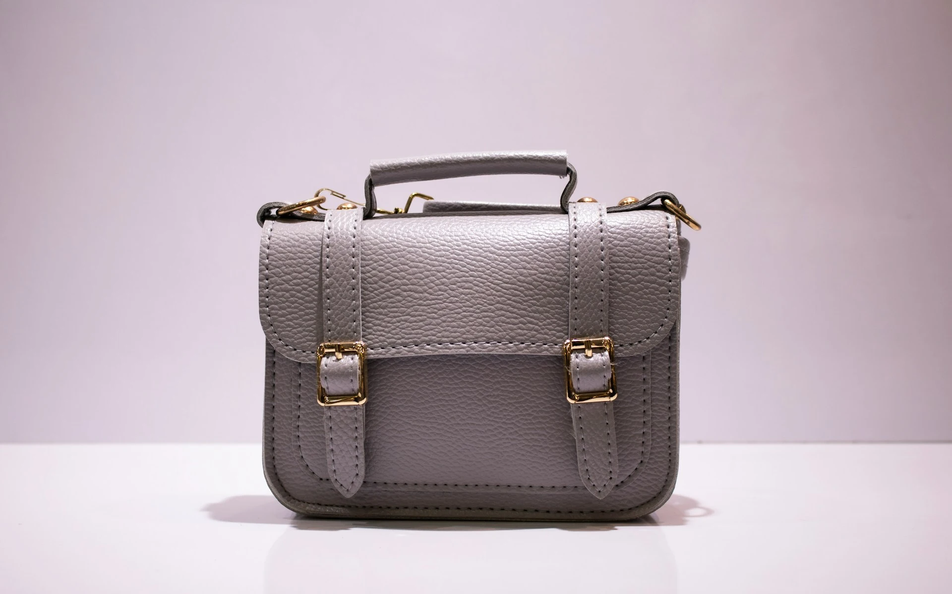 best hand bags for men can buy with lower prices